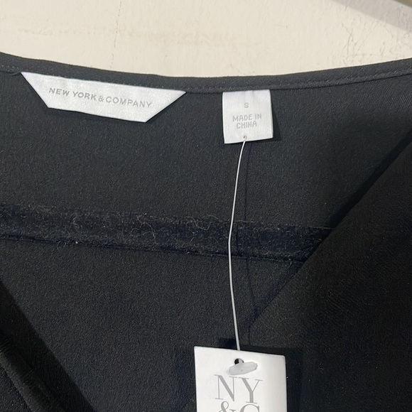 NWT New York & Company Black Cold Shoulder Jumpsuit - Picture 3 of 6